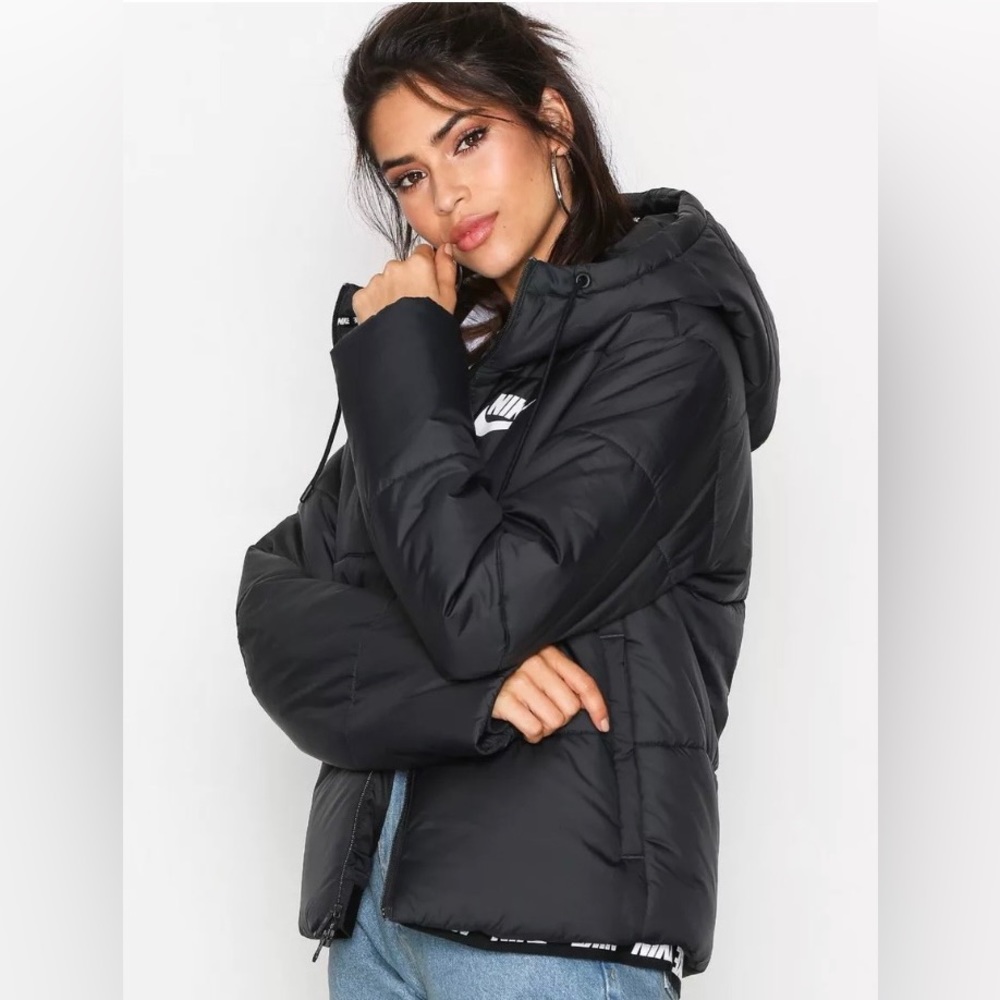 *EDITED NIKE SYN FILLED BLACK PUFFER JACKET BLACK WOMENS L GUC